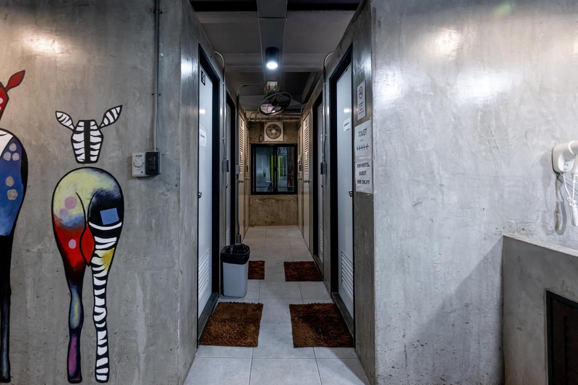 Vibes Hostel Бангкок Екстер'єр фото