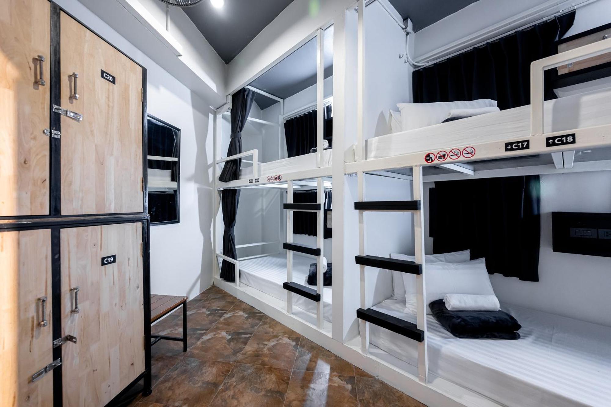 Vibes Hostel Бангкок Екстер'єр фото