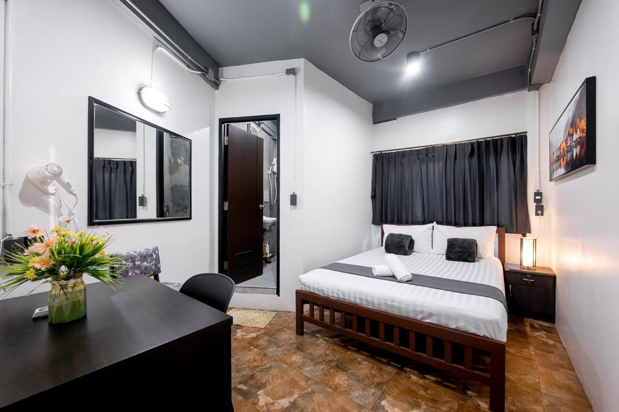 Vibes Hostel Бангкок Екстер'єр фото