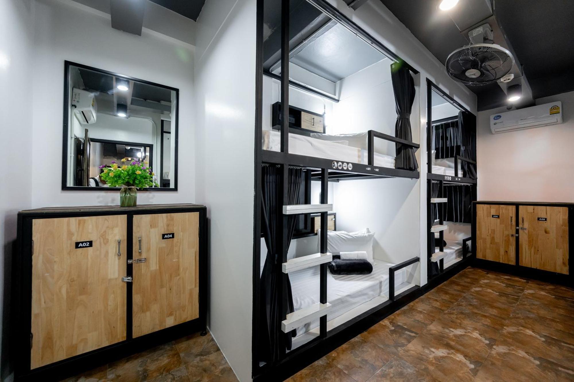 Vibes Hostel Бангкок Екстер'єр фото